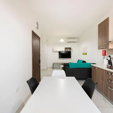 Beautiful, Central With All Amenities + Wifi By 360 Estates * Pietà
