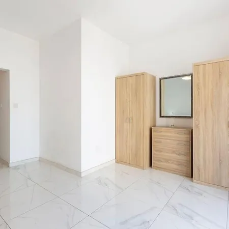 Beautiful, Central With All Amenities + Wifi By 360 Estates Apartment Pieta