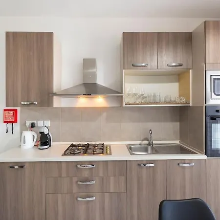 Beautiful, Central With All Amenities + Wifi By 360 Estates Apartment Pieta